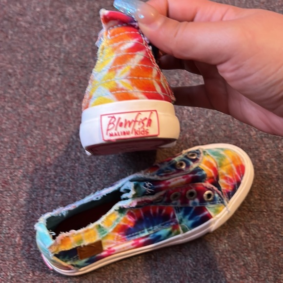 Selling these basically brand new my daughter wore them a couple times like new - Picture 2 of 3